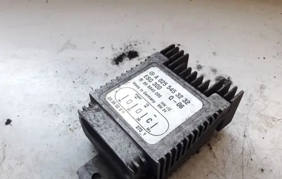 Mercedes-Benz A W168 Coolant fan relay A0255453232