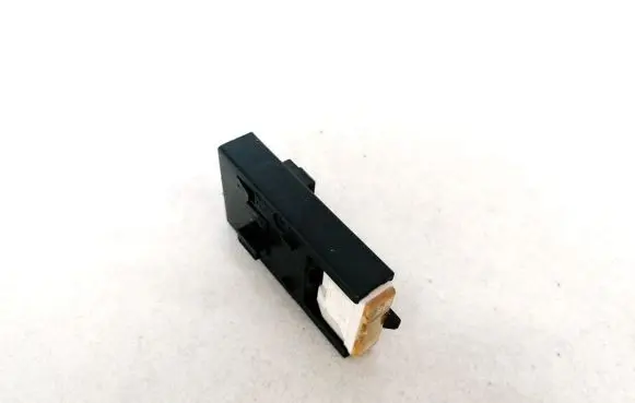 Volkswagen PASSAT B4 Fuse 3A0937501A