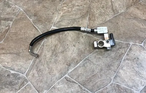 BMW 5 G30 G31 Negative earth cable (battery) 6840519