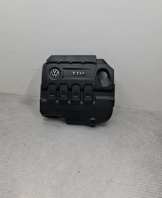 Volkswagen PASSAT B8 Engine cover (trim) 04L103925Q 04L103925S