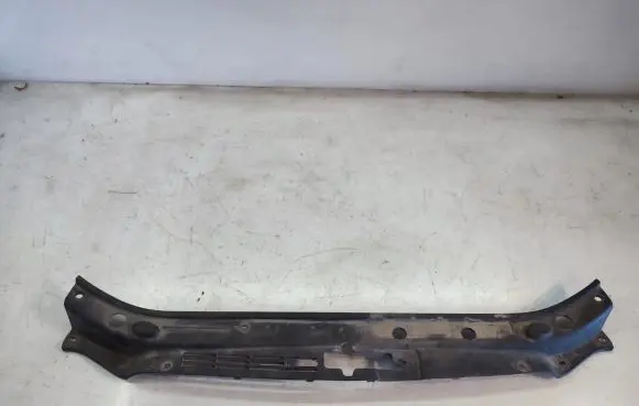 KIA Carens II Engine bonnet/hood lock trim molding 863611D050
