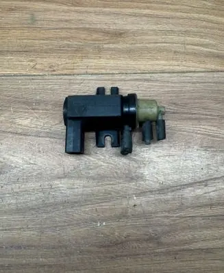 Volkswagen Touran I Turbo solenoid valve 1K0906627A