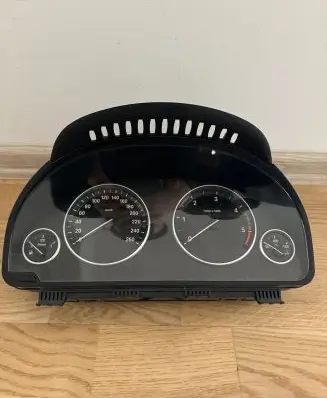 BMW 5 F10 F11 Speedometer (instrument cluster) 9249345 1584116 17665621