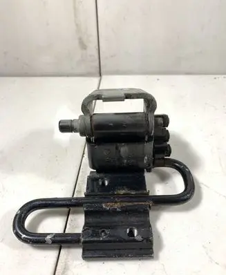 Audi A8 S8 D2 4D Rear door lower hinge 4E0833411C