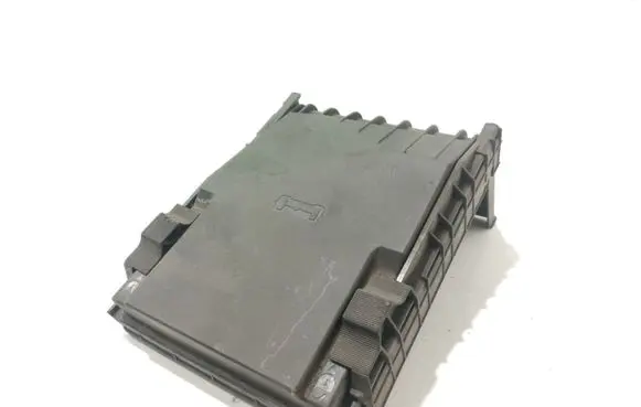 Volkswagen Golf V Fuse box cover 1K0937132F