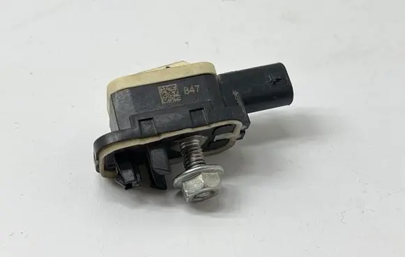 Subaru Forester SK Airbag deployment crash/impact sensor 98237SJ030 191119 4759A00