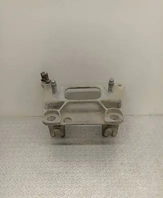 Renault Twingo III Engine mount bracket 112222643R A4532410221
