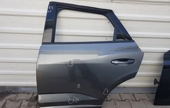 Audi Q3 F3 Rear door 