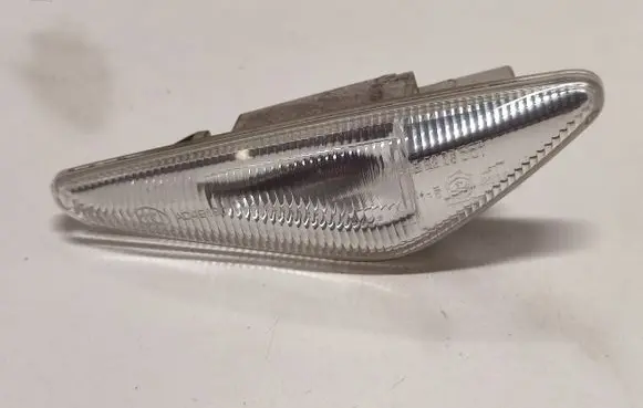 BMW X5 E70 Front fender indicator light 7171008 63137171008
