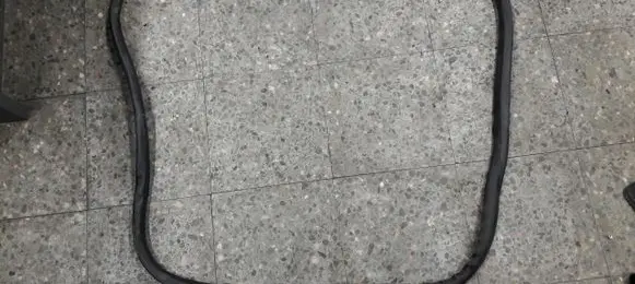 Volvo V50 Front door rubber seal 