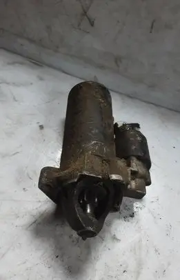 Audi A4 S4 B5 8D Starter motor 1005831142