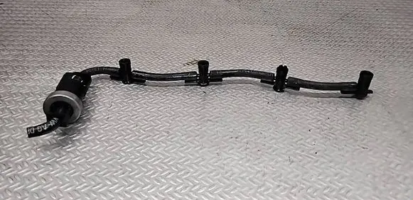 Volkswagen PASSAT B6 Fuel return line/hose