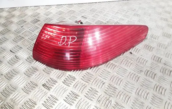 Peugeot 607 Rear/tail lights 2543D