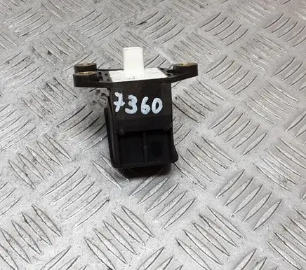 Toyota Avensis T270 Hand parking brake switch 8439005020