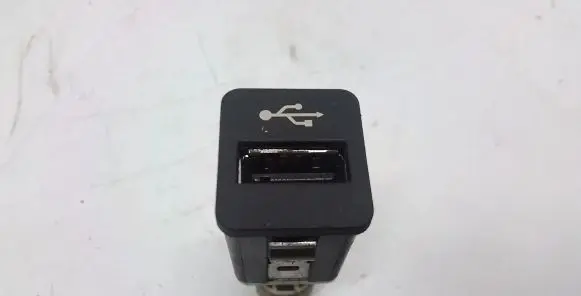 BMW 7 F01 F02 F03 F04 USB socket connector 9167196