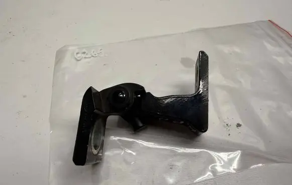 Seat Arona Rear door lower hinge 8X4833405A