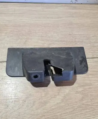 Volvo V70 Tailgate/boot lid lock trim 30753821