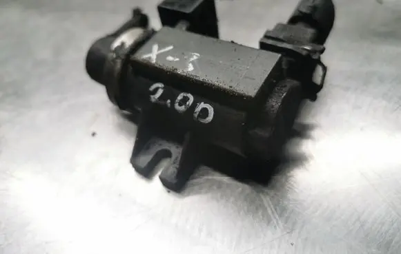BMW X3 E83 Turbo solenoid valve 7227960 2247906