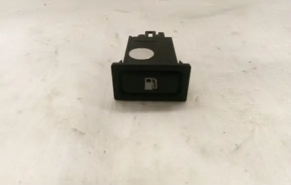 Toyota Avensis T250 Fuel tank opening switch 8484105010
