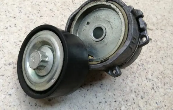 Citroen C3 Aircross Alternator belt tensioner 9675874680