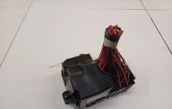 Renault Laguna III Fuse box set 8200393836D