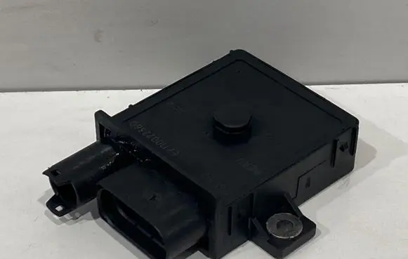 BMW X5 E53 Glow plug pre-heat relay 000672694 0522140761