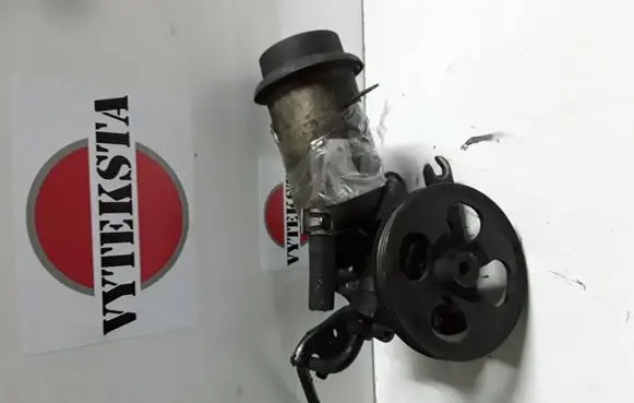 Toyota Yaris Power steering pump