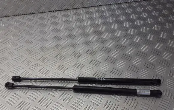 Opel Corsa C Shock absorber/damper mounting bracket 