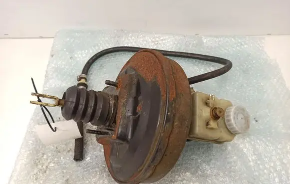 Mercedes-Benz 250 280 C CE W114 Master brake cylinder