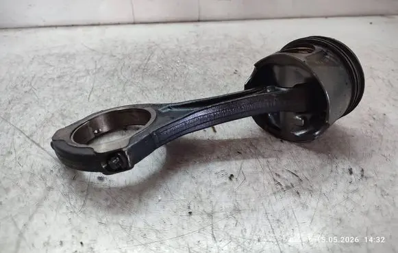 Mercedes-Benz E C207 W207 Piston with connecting rod 8370B