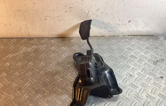 Lexus RX 450H Accelerator throttle pedal 7811033011 1988008530 03029E000