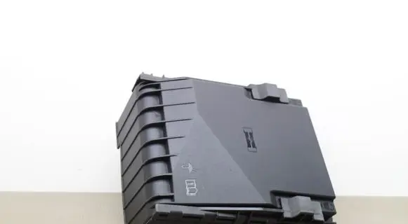 Audi A3 S3 8V Fuse box cover 1K0937132F