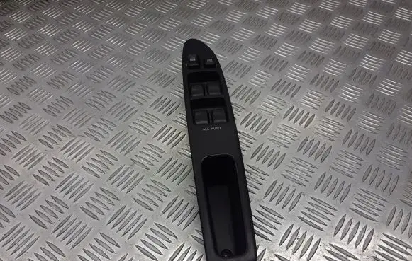 Toyota Avensis Verso Front door window switch trim 84040-44030
