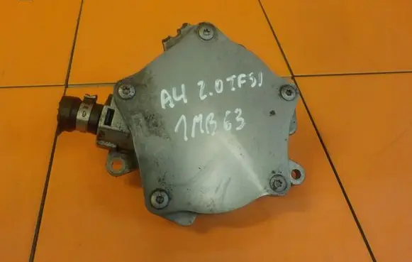 Audi A4 S4 B7 8E 8H Vacuum pump 06D145100H