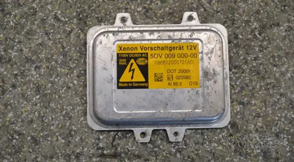 BMW 5 E60 E61 Headlight ballast module Xenon 023582