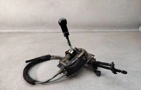 Volkswagen Golf III Gear selector/shifter in gearbox 