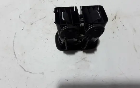 Volvo S90, V90 Dash center air vent grill 39844538