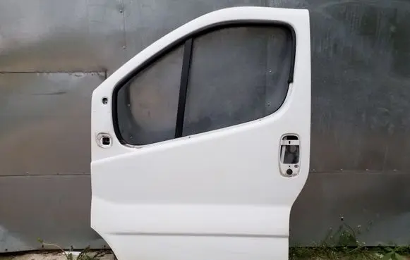 Opel Vivaro Front door