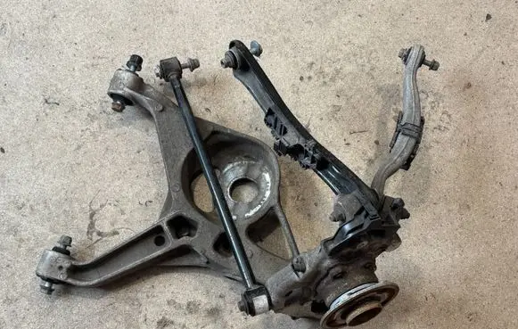 Mercedes-Benz GLE W167 Rear wheel hub spindle/knuckle A1673520200 A1673504800