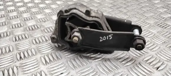 Volvo V70 Engine mount bracket 7021101 31330138