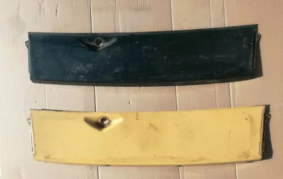 Mercedes-Benz W123 Wiper trim 1236270125