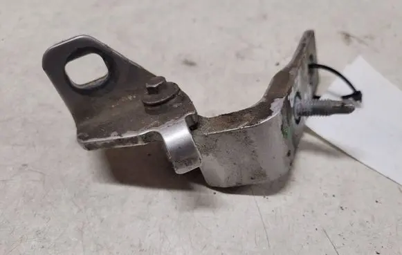 Ford Mondeo MK IV Rear door lower hinge