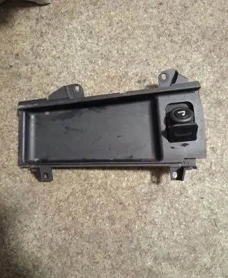 BMW 5 E39 12 V Socket (front) 8159694