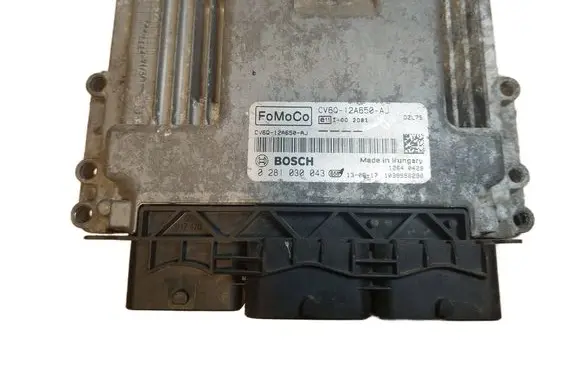 Ford Focus Engine control unit/module ECU 0281030043 CV6Q12A650AJ