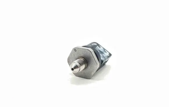 BMW 4 F32 F33 Fuel pressure sensor 7620946 0261545072
