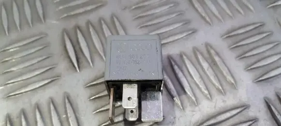 Volkswagen Golf Plus Other relay 8D0951253 V23134-J52-X300