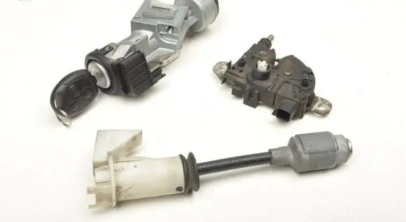Ford Focus C-MAX Engine bonnet/hood lock release cable 3M5116700AB