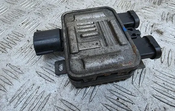 Volvo V60 Coolant fan relay 940013802