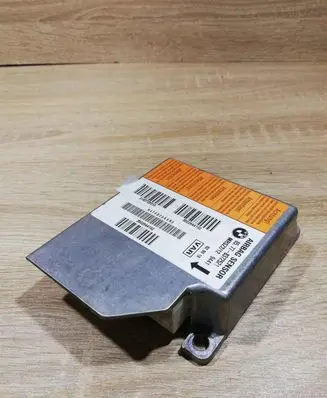 BMW 5 E39 Airbag control unit/module 8372521