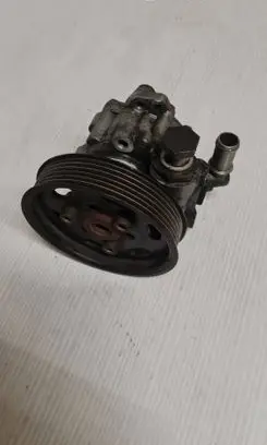 Volkswagen PASSAT B5.5 Power steering pump 8D0145156K 7691955236